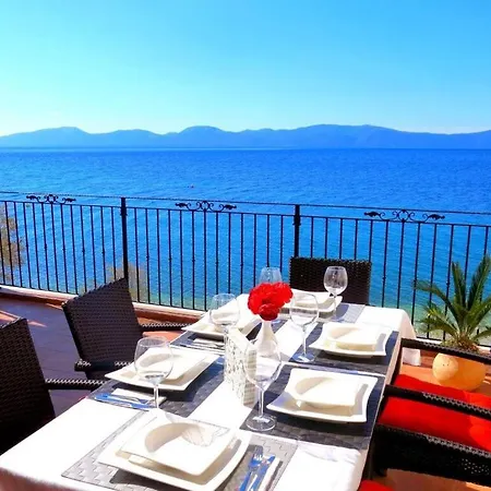 Apartment In Beach House Dalmatia D3